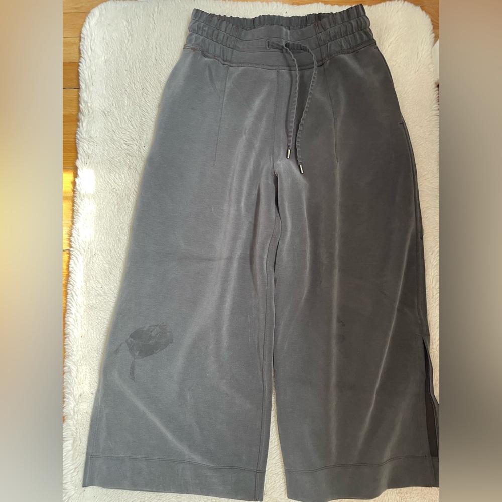 LULULEMON 3/4 Length Drawstring Pants with Slits